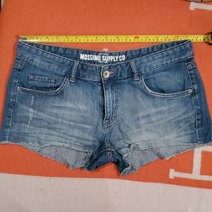 🩳 MOSSIMO FRAY JEAN SHORTS